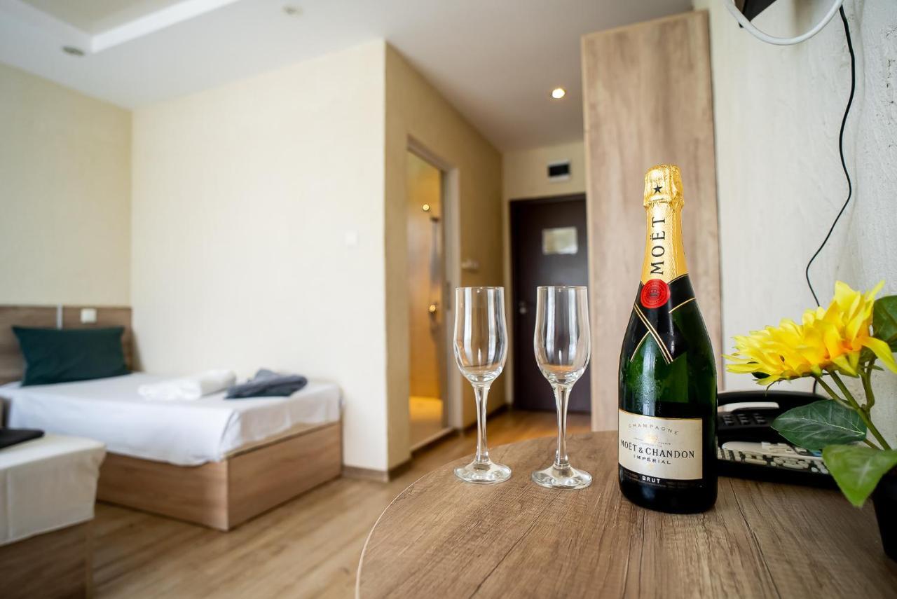 Hotel Royal Bath 반야 외부 사진