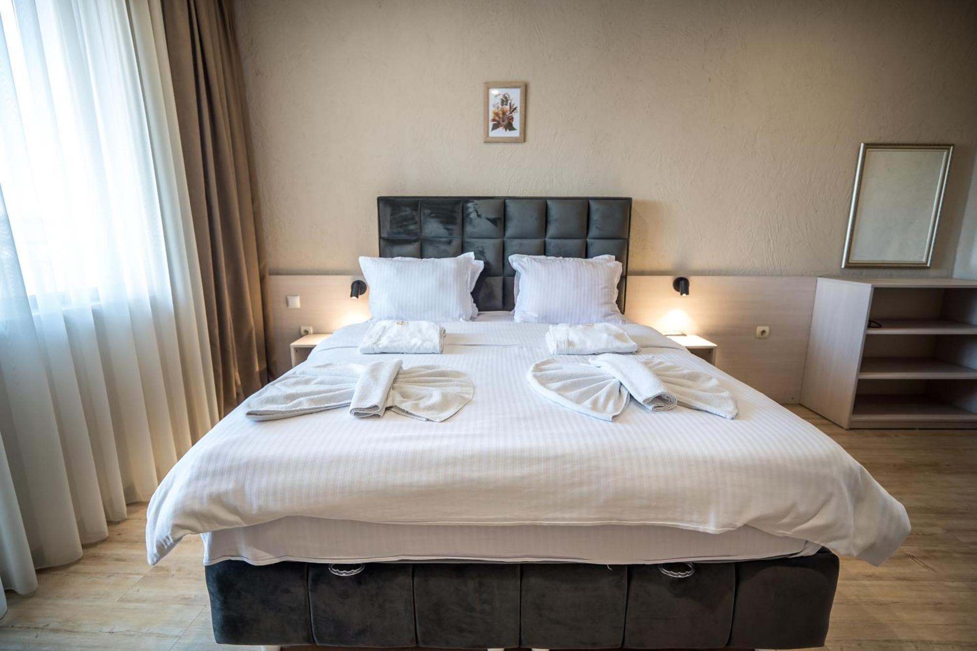 Hotel Royal Bath 반야 외부 사진