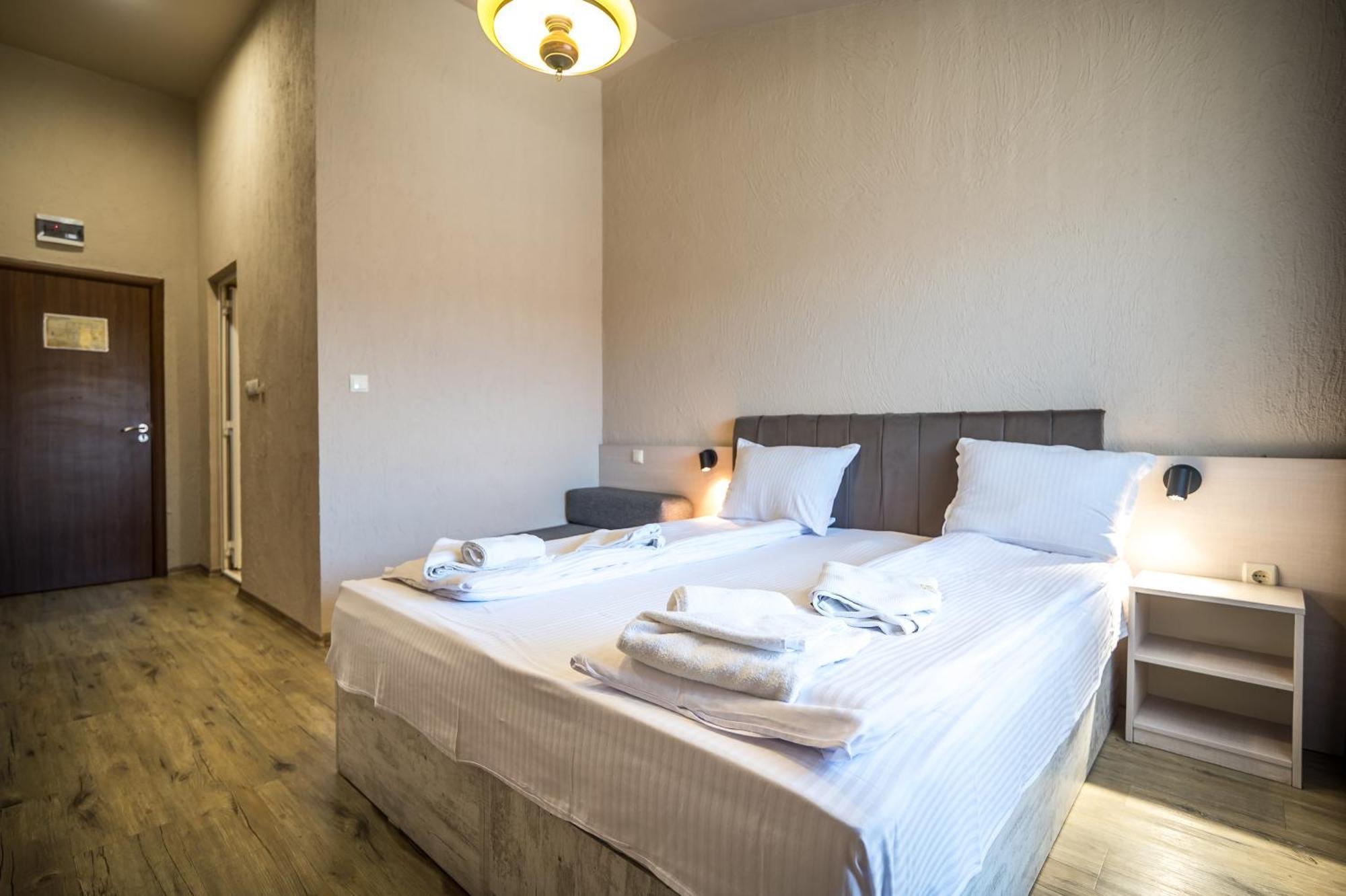 Hotel Royal Bath 반야 외부 사진