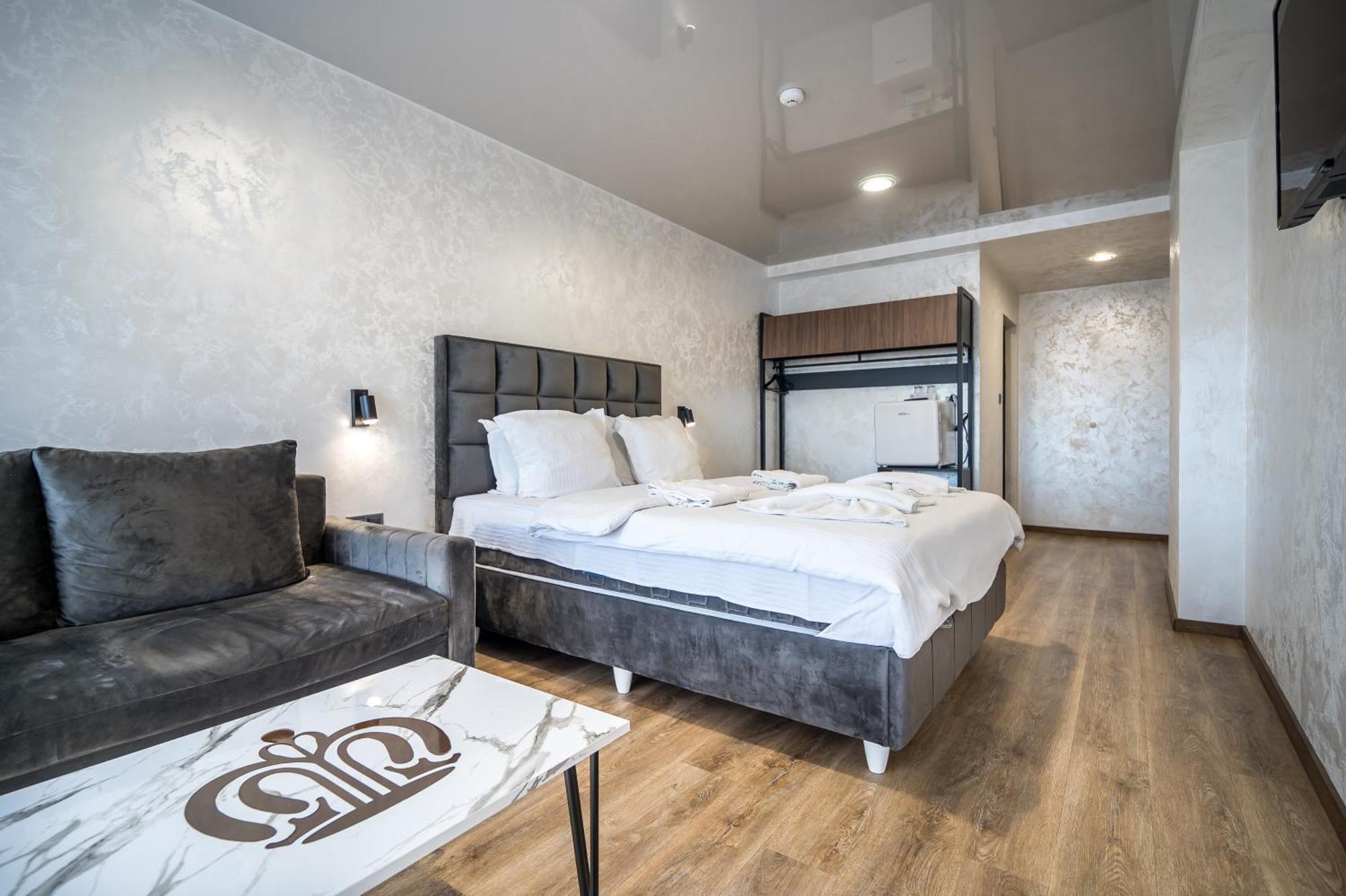 Hotel Royal Bath 반야 외부 사진
