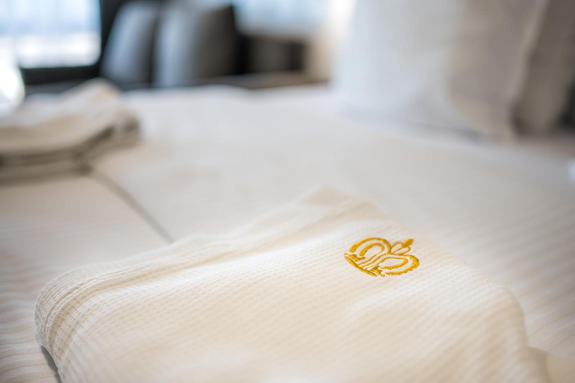 Hotel Royal Bath 반야 외부 사진