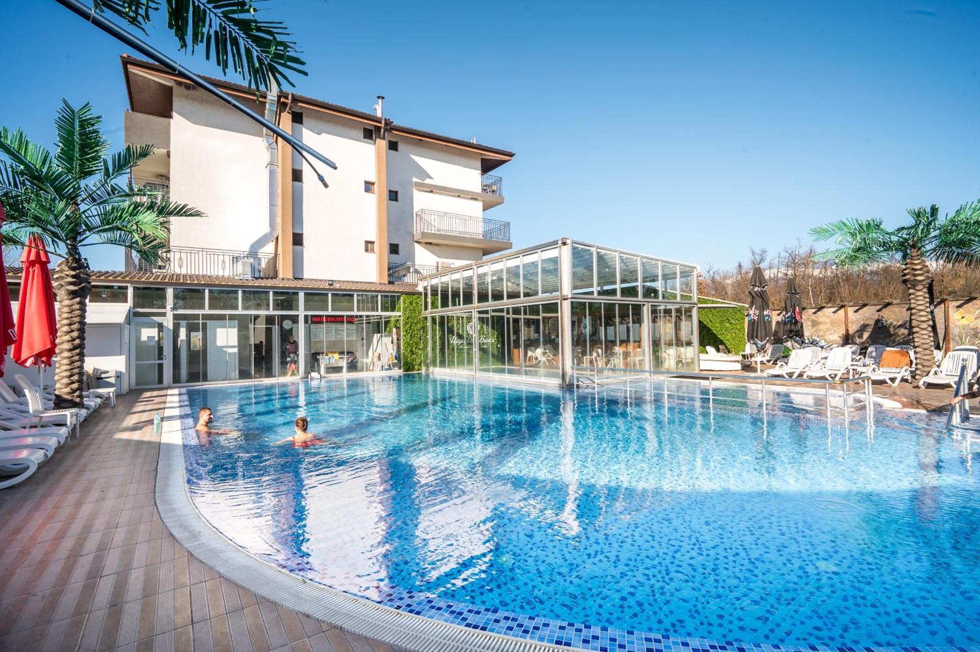 Hotel Royal Bath 반야 외부 사진