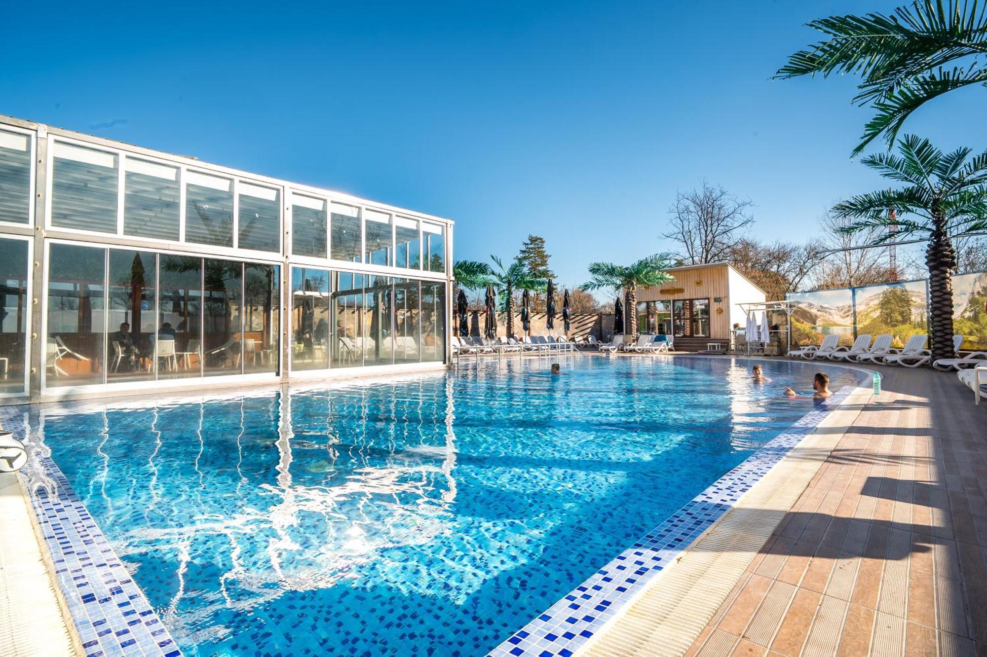 Hotel Royal Bath 반야 외부 사진
